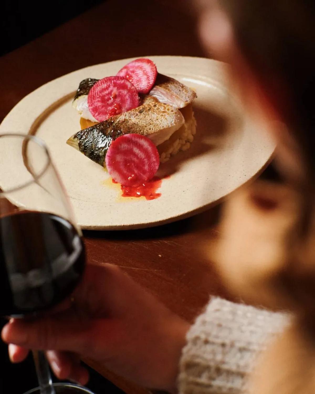 1.75 Paris – Séjournez dans appartements et hôtels élégants - Un dîner d'exception à La Source : une soirée japonaise signée Tsuyoshi Yamakawa